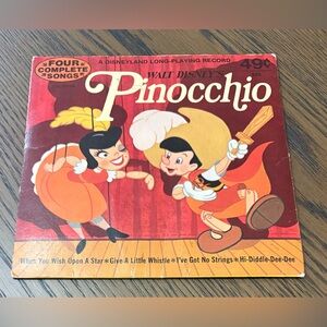 Vintage 1973 Disney Record "Walt Disney's Pinocchio - # 928, 45 RPM, 4 Songs